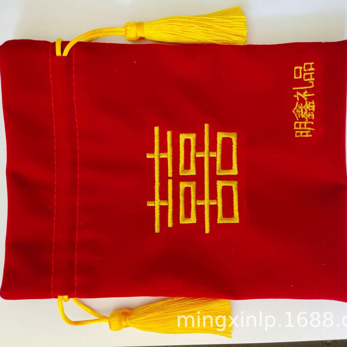 工厂生产绒布礼品包装袋精美婚庆喜糖包装绒布袋首饰礼盒礼品盒