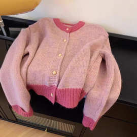 法式小香风粉色短款毛衣外套女秋秋加厚慵懒风小个子针织开衫上衣