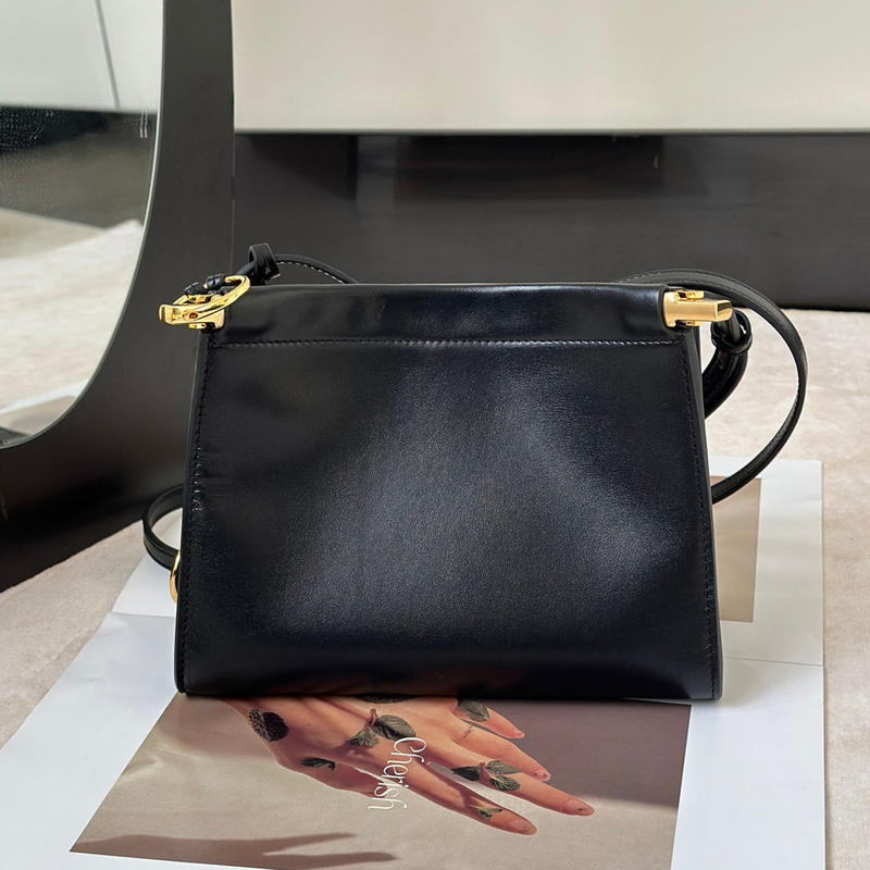 26 new high-end black genuine leather underarm bag with vintage gold buckle design, suitable for both work and casual use, trendy bag for women 26 new high-end black genuine leather underarm bag with vintage gold buckle design, suitable for both work and casual use, trendy bag for women