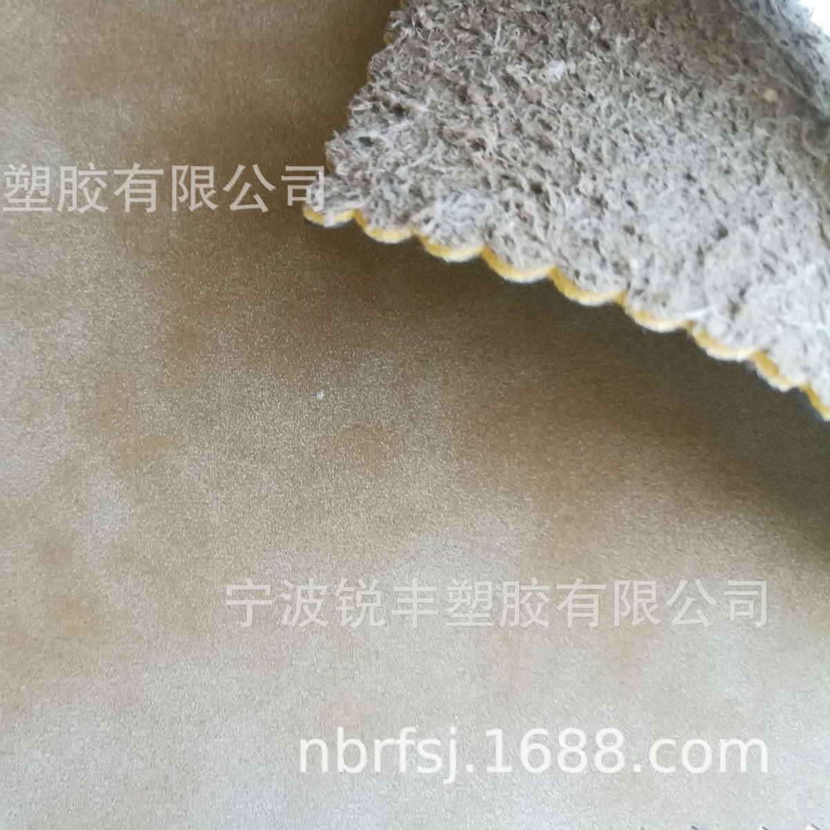 厂家供应仿真皮PU植绒太空压变革、品牌服饰热压变色商标革。