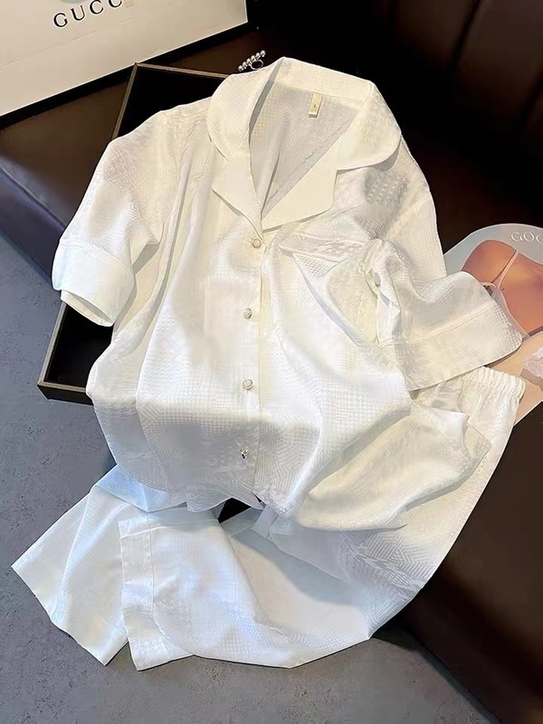 杭州シルクマルベリーシルク春夏薄いシルク女性の半袖ズボンツーピースセットルーズホワイトホーム服|undefined