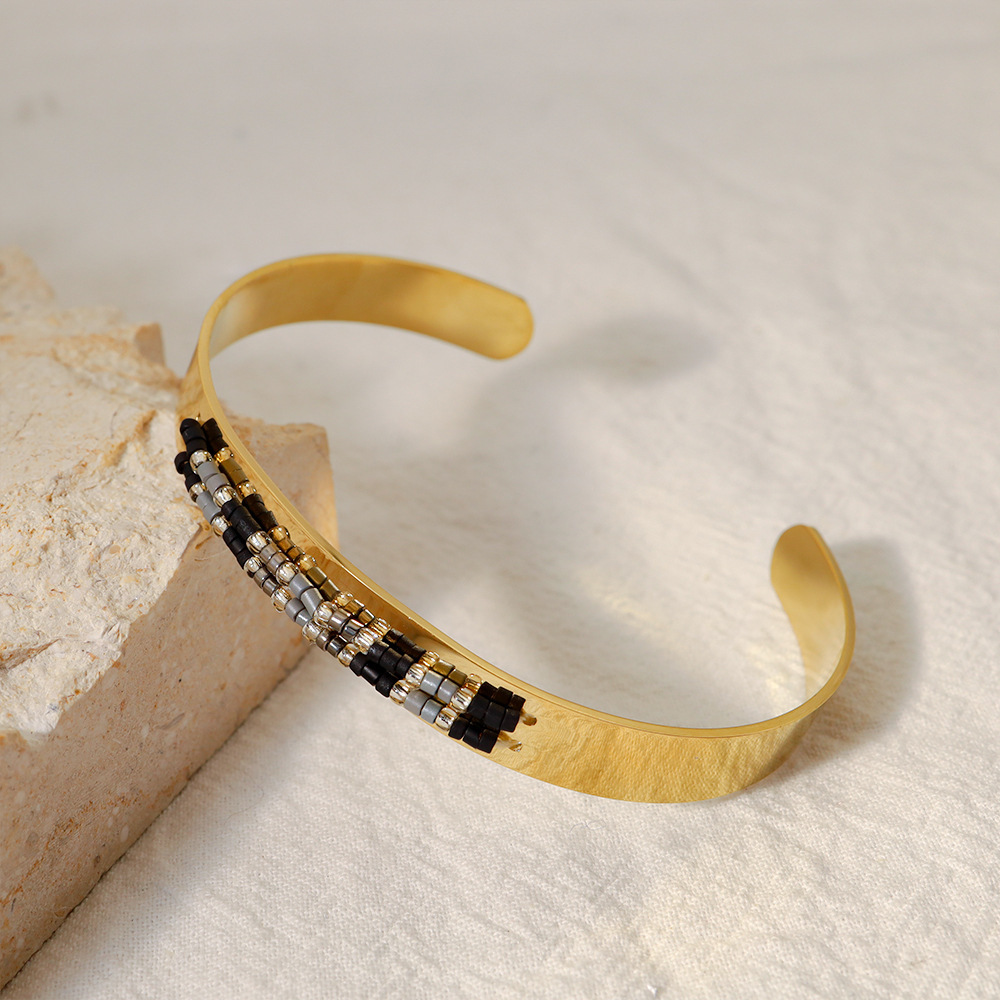 Oferta especial experiencia europea y americana joyería de acero titanio vacío galvanoplastia no decoloración no alérgica joyería pendientes collar fábrica al por mayor