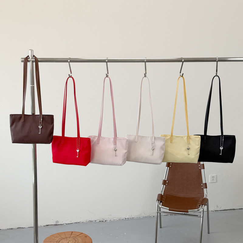Korean niche nylon oxford cloth solid color simple tote bag, large capacity, lightweight, stylish, versatile for commuting, shoulder bag Korean niche nylon oxford cloth solid color simple tote bag, large capacity, lightweight, stylish, versatile for commuting, shoulder bag