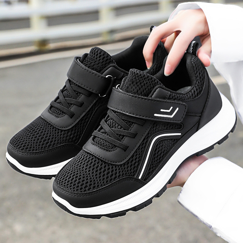 Zapatos de mujer, zapatos de primavera para parejas, zapatos casuales con velcro, zapatos para madres de mediana edad y mayores, zapatos cómodos de suela blanda al por mayor
