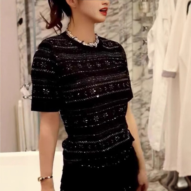 ブラックヘビーデューティブリリアントスパンコール気質ライト高級半袖Tシャツ女性用2025夏の新しいカジュアルで多用途なトップストレンディ|undefined