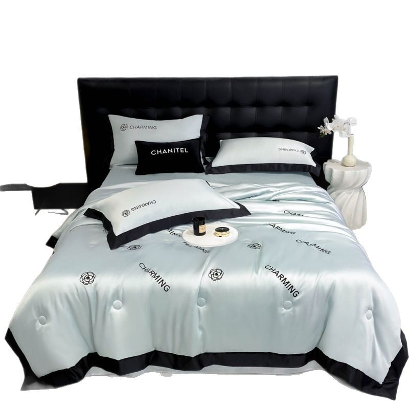 Seda de hielo de lujo ligero, edredón fresco de verano de cuatro piezas, nuevo estilo de verano, edredón de aire acondicionado lavable a máquina, edredón de verano individual