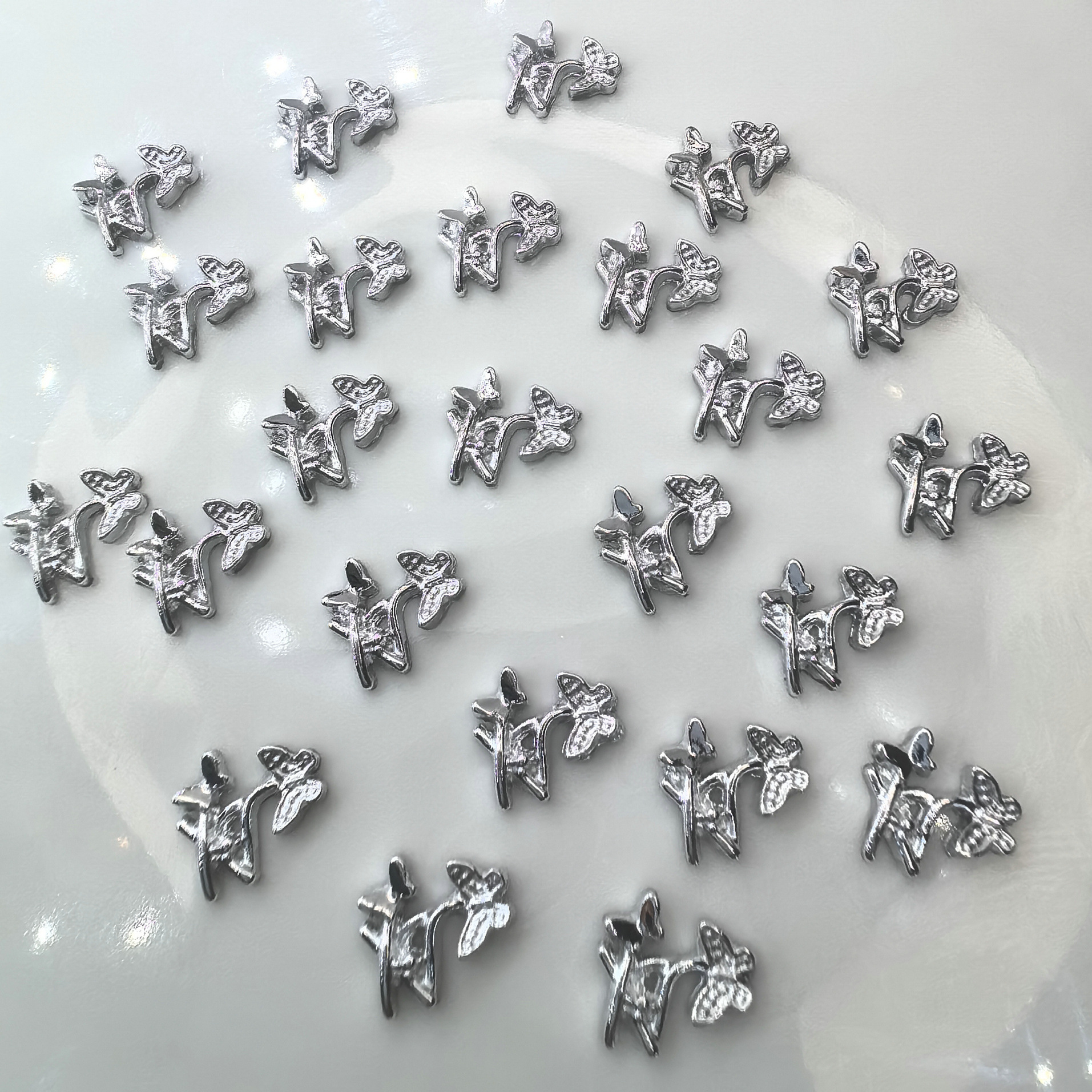 银色美甲饰品钻批发义乌厂家现货0001.jpg