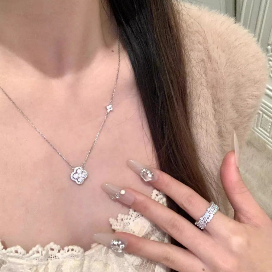 French Style Sparkling Zircon Four-leaf Clover Necklace Women_voghion.com