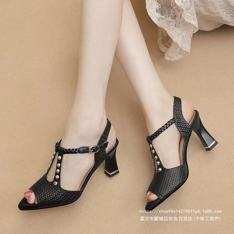 Stylish and beautiful high-heeled pointed-toe sandals, new summer style 2026, Roman studded premium soft leather peep-toe fashion shoes.