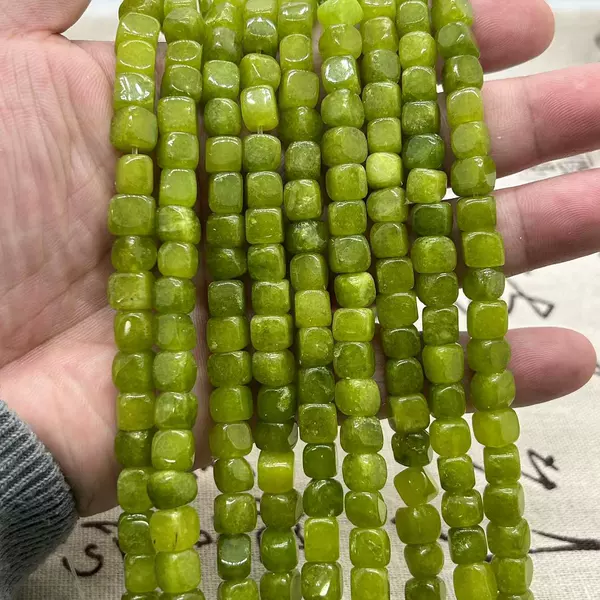 Оливковый