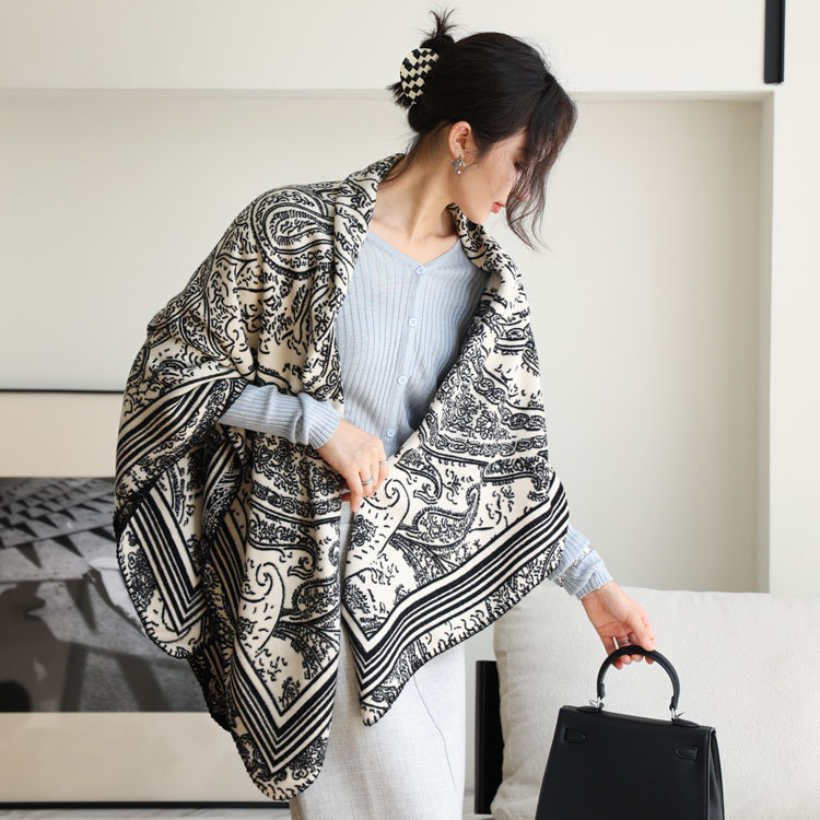 Demi-season double-sided universal scarf