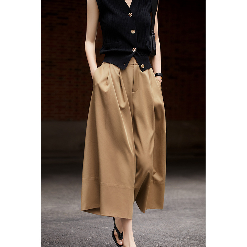 2025 New Summer Style Sense of Design Design, Western Style, Slimming Look and Elegant Tencel Culottes, Chic Wide-Leg Pants with Wide Hem
