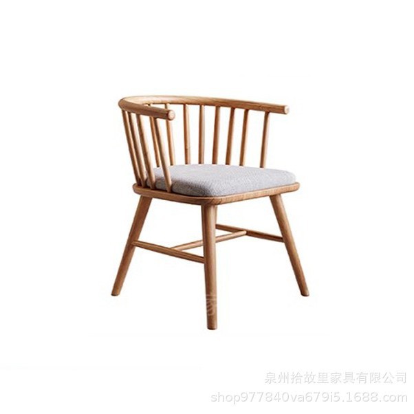 단단한 나무 공주 의자