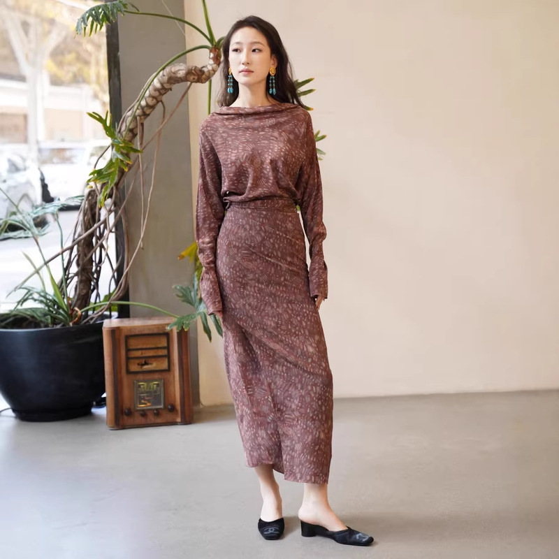 Collector's Edition Long Dress~Wrap-Around Tie-Neck Printed Long-Sleeve Silk Long Dress with Hip-Hugging Skirt, Spring/Summer Style Collector's Edition Long Dress~Wrap-Around Tie-Neck Printed Long-Sleeve Silk Long Dress with Hip-Hugging Skirt, Spring/Summer Style