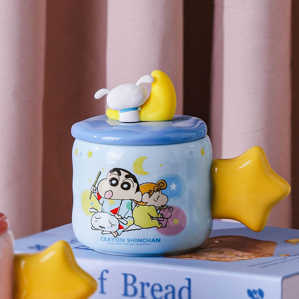 Crayon Shin-chan dream Xingyue taza de cerámica con tapa creativa, personalidad de alto valor, pareja de estudiantes, taza de café