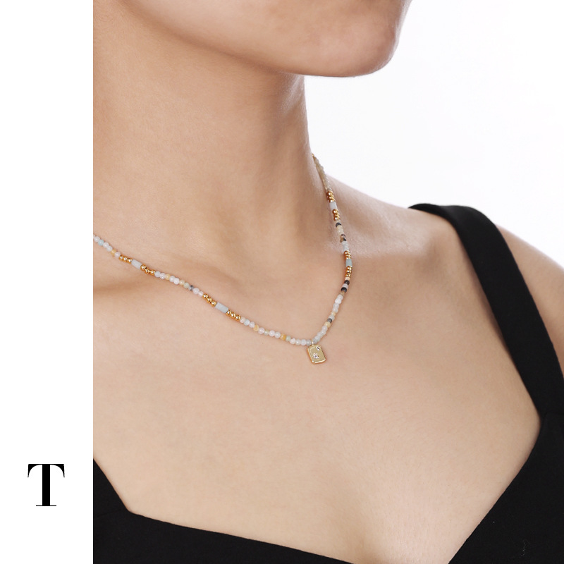 Brass fashionable elegant design organic pendant with zircon