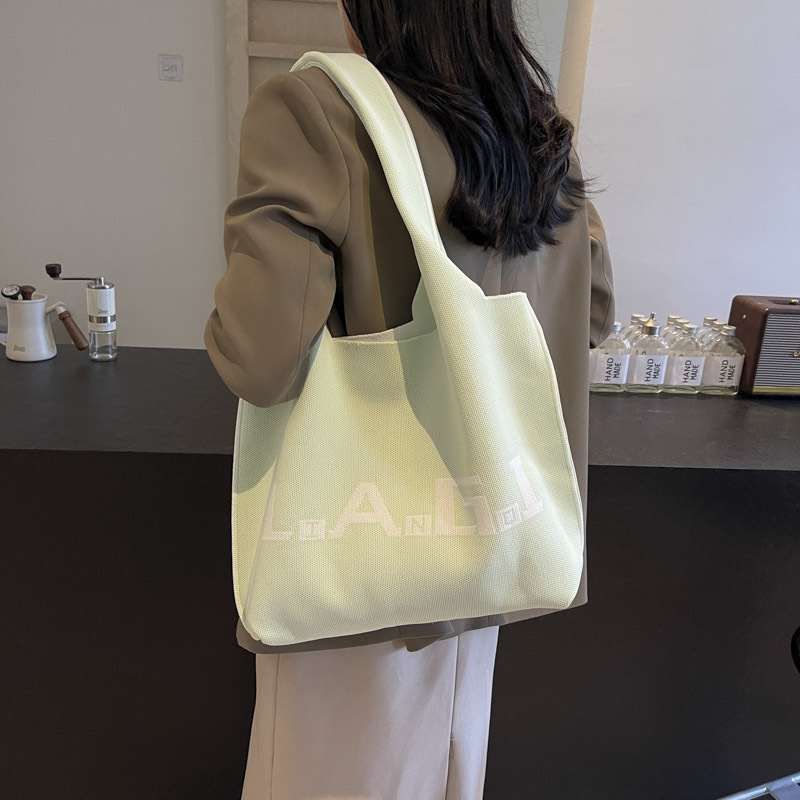 Knitted bag, simple and large-capacity single-shoulder bag, fashionable striped bucket bag for students going out, new tote bag for commuting to work undefined