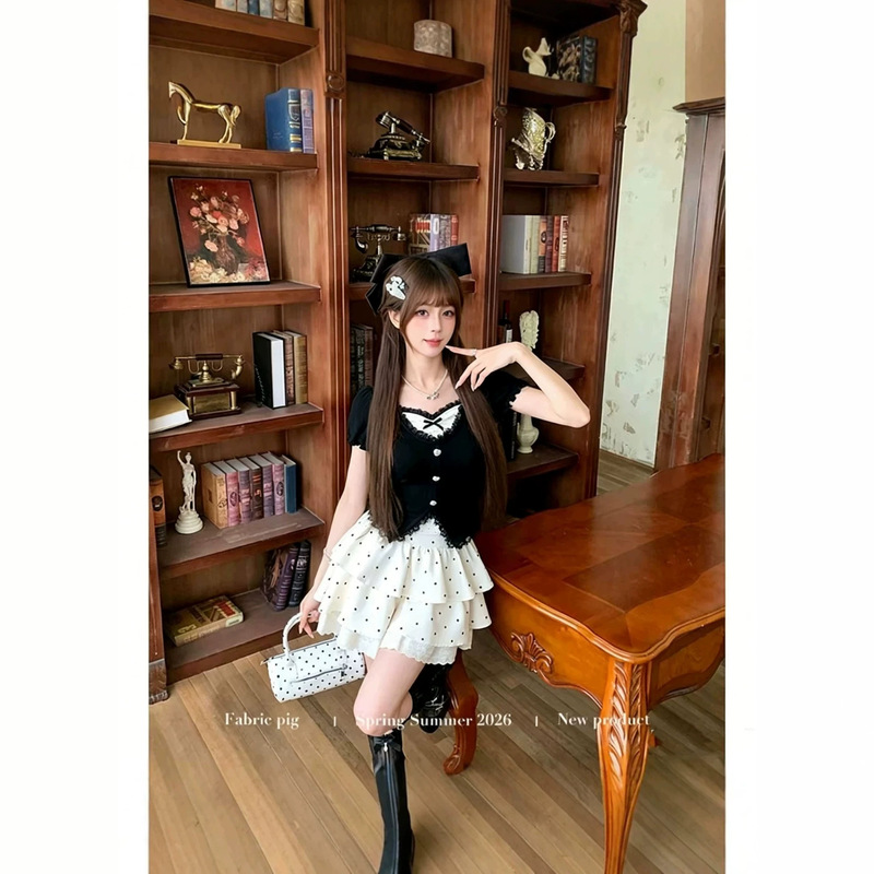 Original Design, Sweet and Fashionable Fake Two-Piece Top with Waist-Cinching Short Skirt Set, Summer T-Shirt and Puffy Skirt Set Original Design, Sweet and Fashionable Fake Two-Piece Top with Waist-Cinching Short Skirt Set, Summer T-Shirt and Puffy Skirt Set