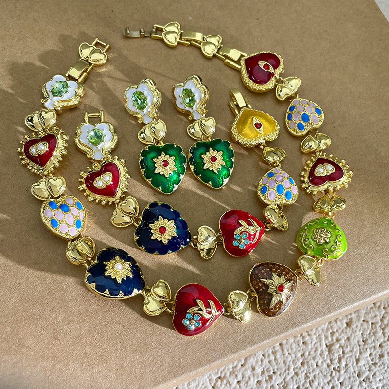 Artificial Crystal, Alloy Material 1 Piece 1 Pair Elegant Retro Lady Heart Shape Flower Artificial Crystal Alloy Asymmetrical Plating Women's Bracelets Earrings Necklace