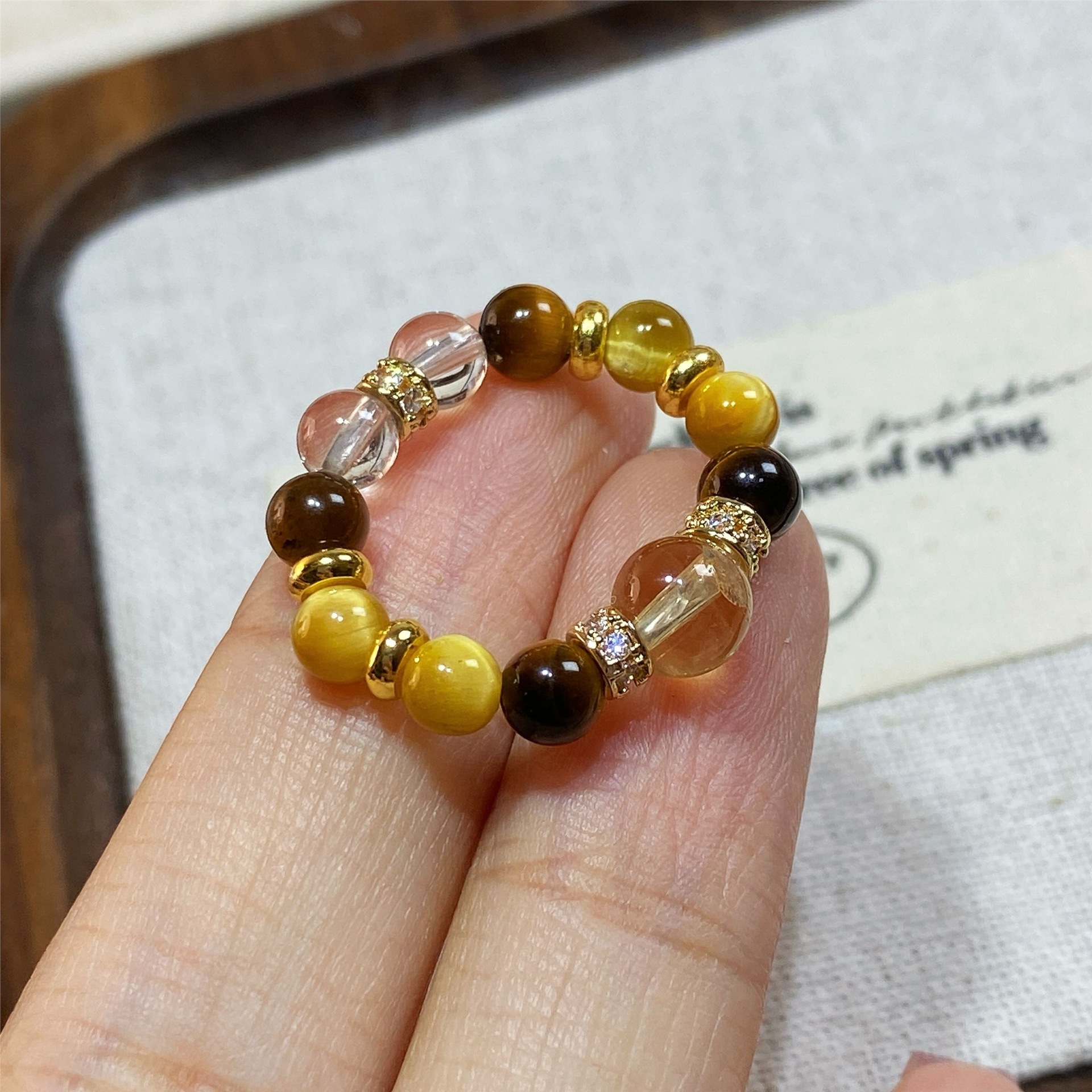 Natural Crystal And Gemstone Charm For Positive Energy And Clarity_voghion.com