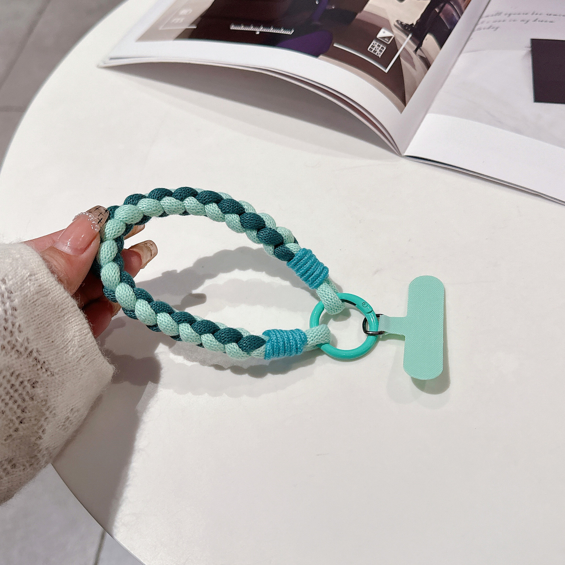 Cuerda tejida de color hecha a mano japonesa y coreana para teléfono móvil cordón corto creativo muñeca accesorios de nailon adornos de giro portátiles
