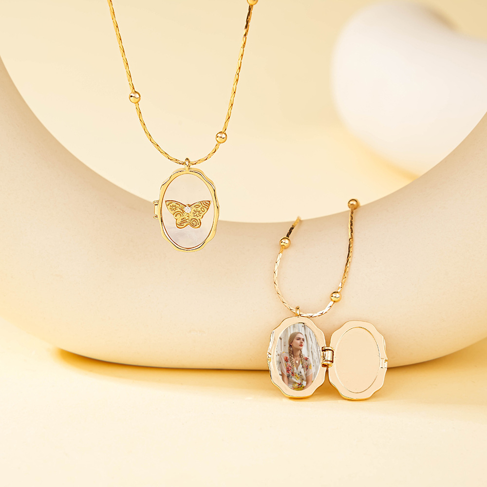 작은 나비 목걸이 + 맞춤형 사진 1장