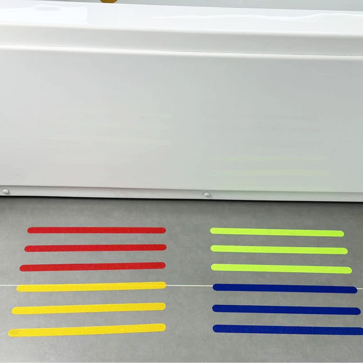 浴室防滑条方格纹橡胶PEVA彩色防滑贴 2cm*38cm防滑带 胶带止滑布