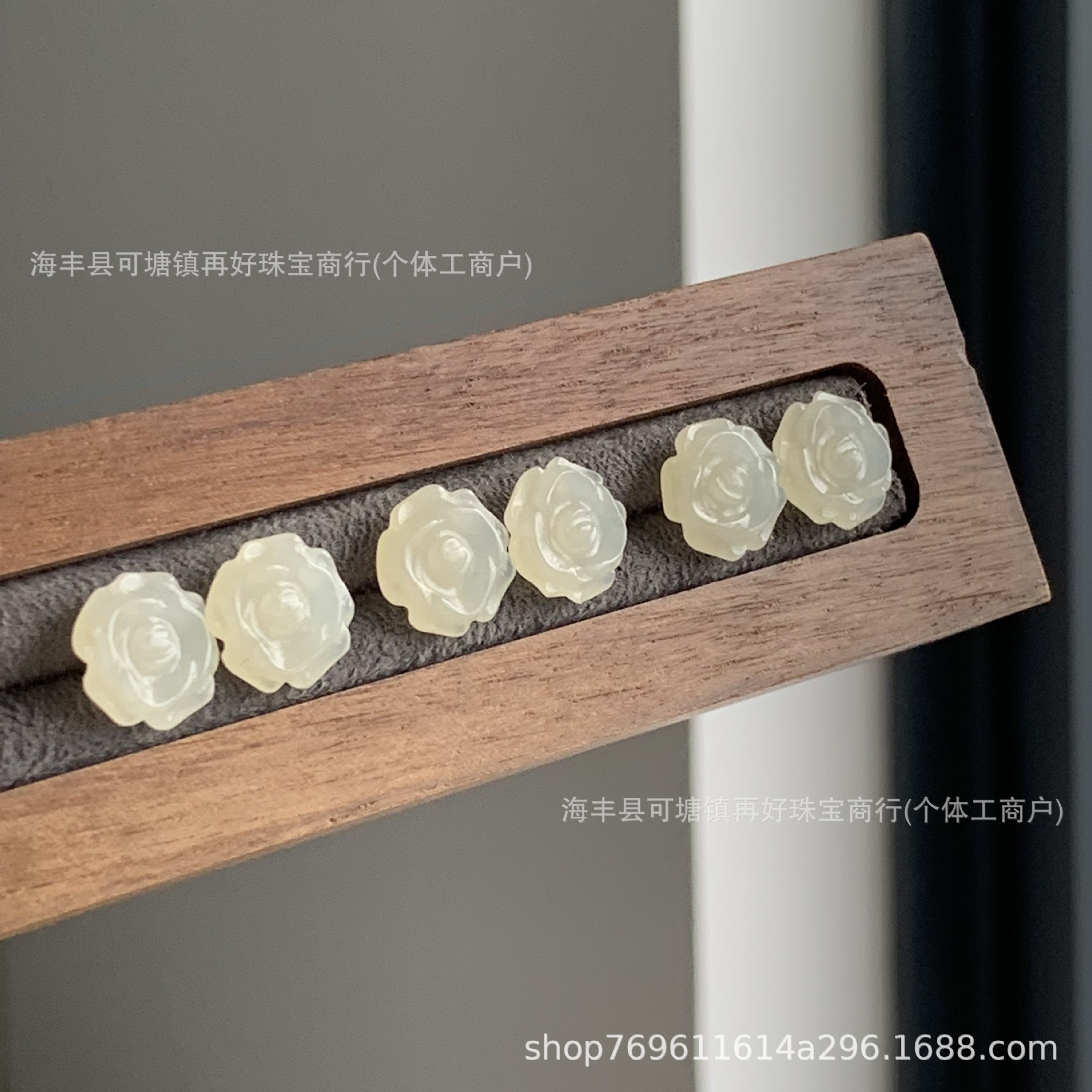 天然和田玉晴水山茶花耳钉S925银镶嵌新中式简约高级礼物女批发