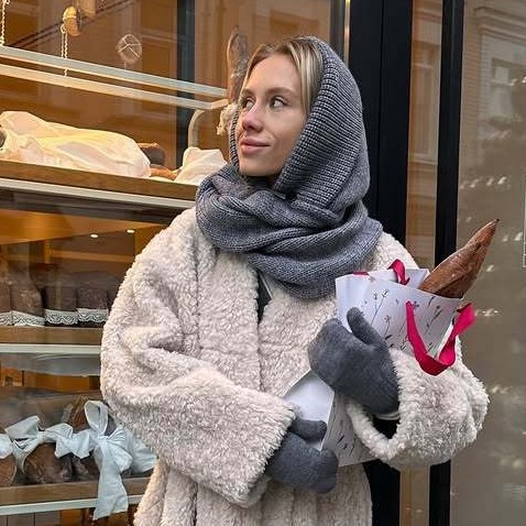 2024 otoño nuevo Europa y América Amazon transfronterizo ropa de mujer encapuchada turba en un grueso guante caliente dos piezas conjunto