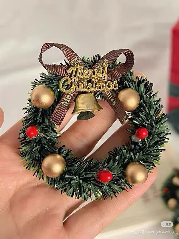 クリスマス冷蔵庫に灯油ランプを貼って、マグネットを貼って、可愛いクリスマスの花輪の雰囲気を貼ります。|undefined