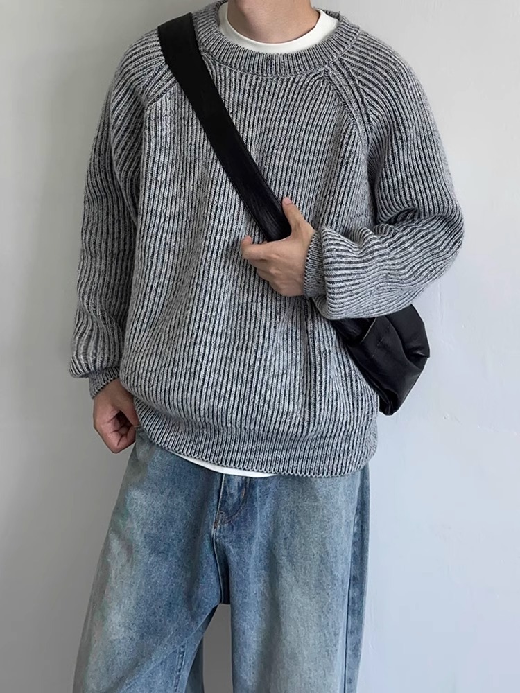 솔리드 컬러 베이스 라운드 넥 수직 패턴 스웨터 남자의 2024 봄과 가을 새로운 느슨한 유행 캐주얼 풀오버 니트 탑