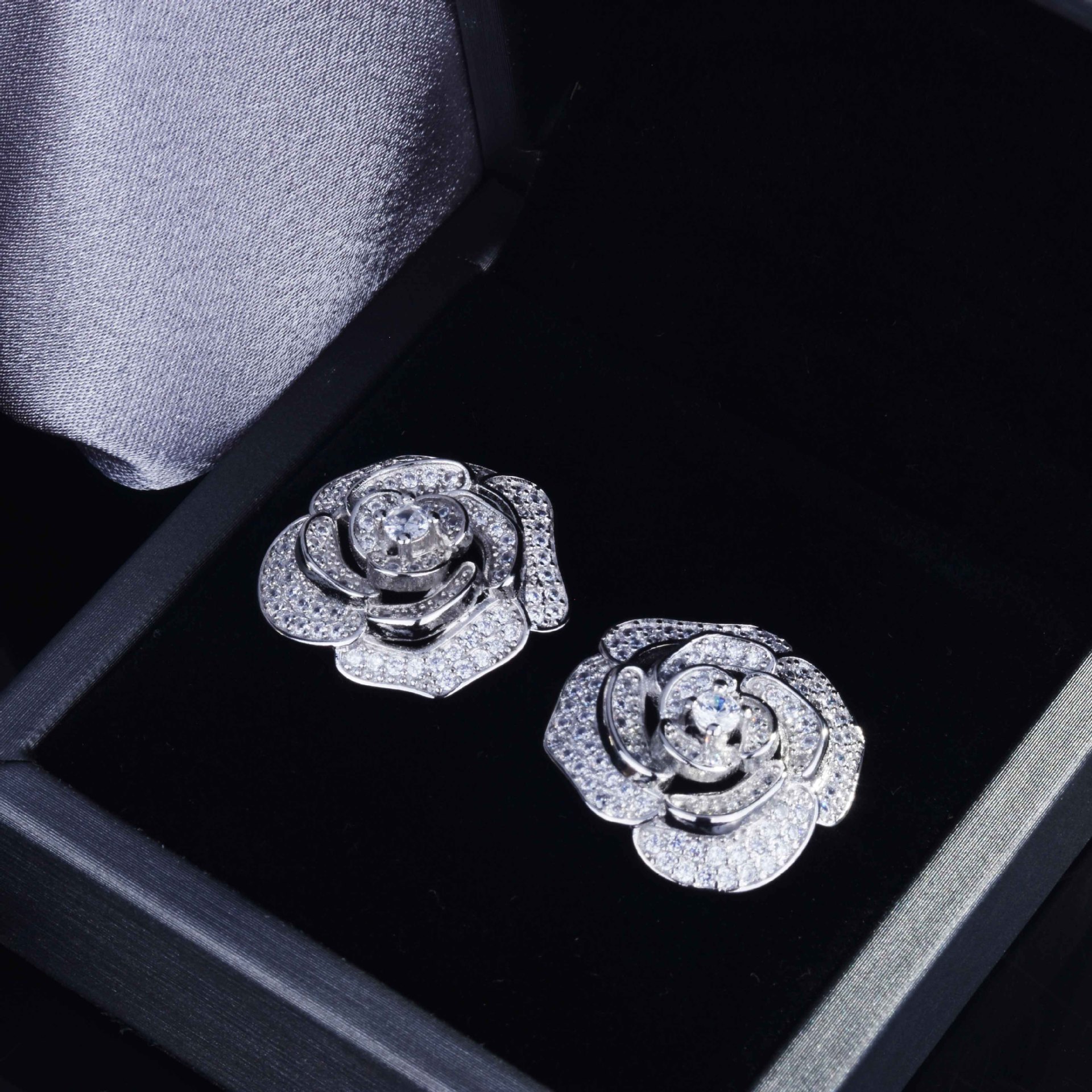 Flower Artificial Gemstones Copper Diamond display picture 1