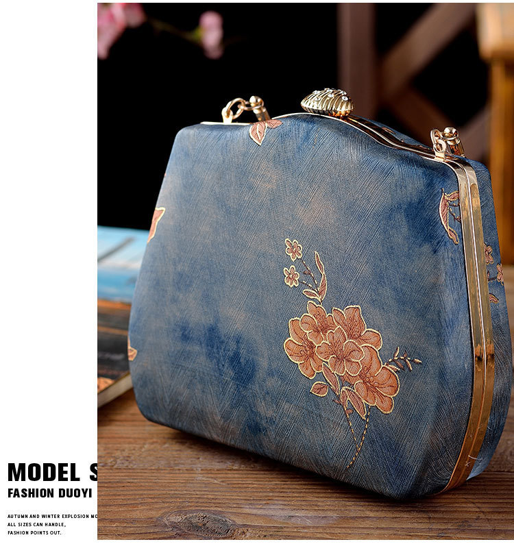 Travel, Shopping Occasion Satin Material Flower Pattern All Seasons Season Women's Small Satin Flower Elegant Vintage Style Clasp Frame Handbag