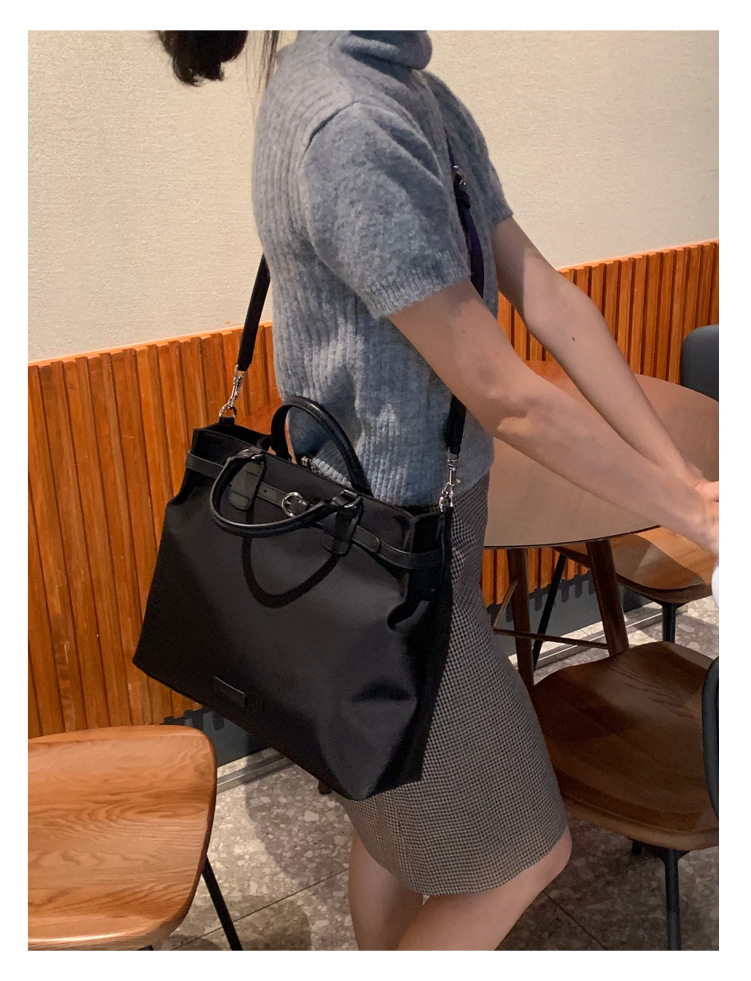 검은색
