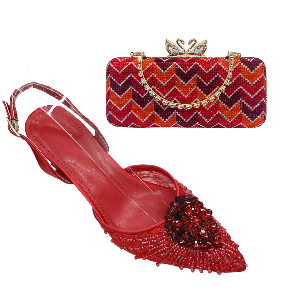 Zapatos estilo italiano para la cena sandalias de tacones finas de verano mujer diamante de punta zapatos de novia