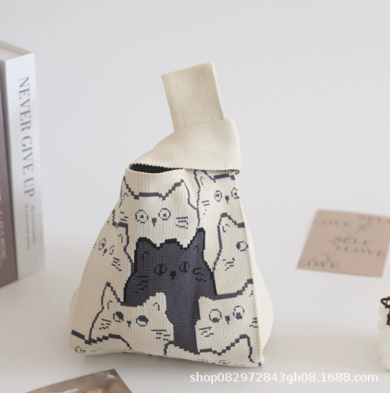 Many-faced cat beige mini version
