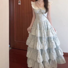 新鮮で絶妙なフレンチスイートウエストかわいい小さなフライングスリーブケーキドレス2025新しいホリデースタイルドレス