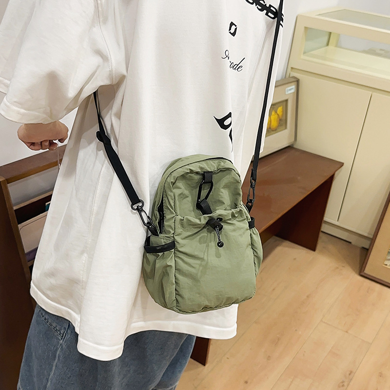 Solid-color nylon fabric bag for women, Spring 2025 new niche waist bag, ins casual pleated phone bag, crossbody bag for women undefined