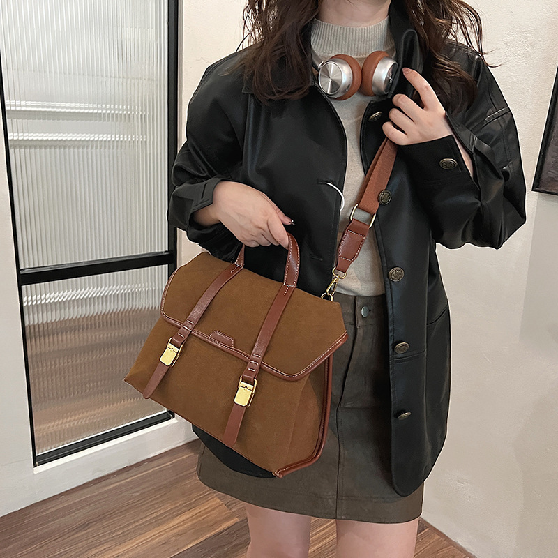 Bolsos para mujer 2024 nuevo maletín portátil de gamuza retro de color en contraste, bolso de cercanías, bandolera de un solo hombro