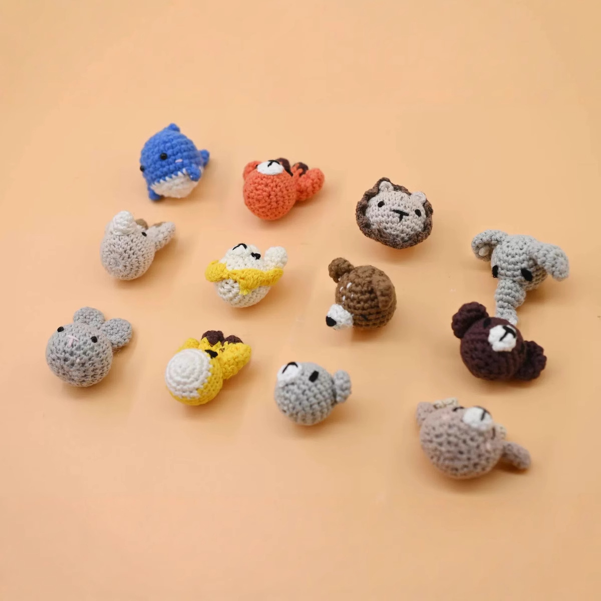 Muñecas de peluche de crochet creativas hechas a mano dibujos animados de punto conejo cabeza de animal accesorios de cadena de tetas DIY