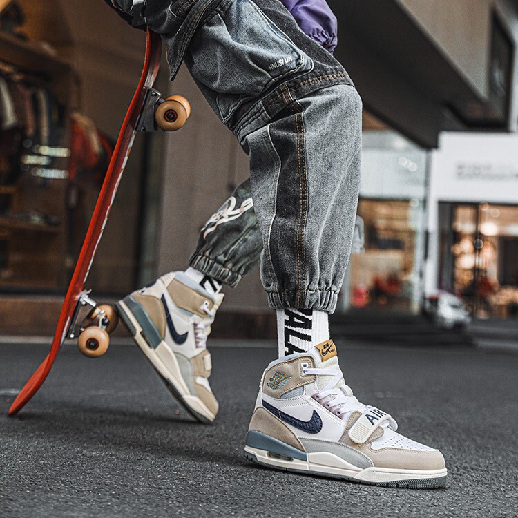 [Clearance of Discontinued Sizes] Putian Kobe Mamba Irving Aj312 High-Top and Low-Top Practical Wear-Resistant Sports Basketball Shoes