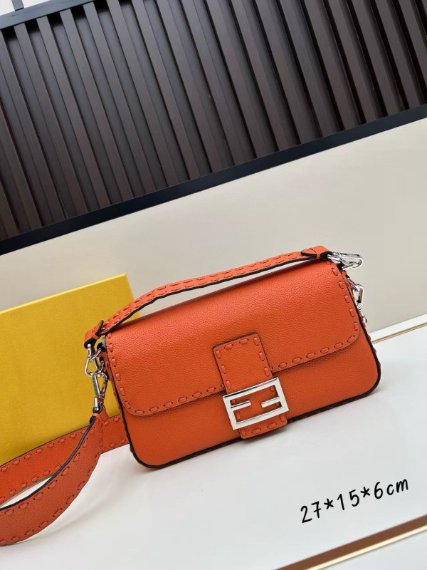 F ファミリーバッグ 本革 ニッチ レトロ バゲットバッグ レディース ショルダー クロスボディバッグ 高級フレンチ脇バッグ|undefined