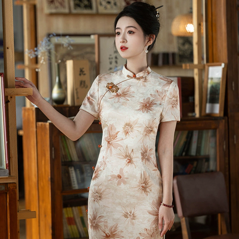 Нежный ретро стиль Китайской Республики простой элегантный чонсам 2025 новый новый новый китайский стиль девушки улучшенный чонсам длинный