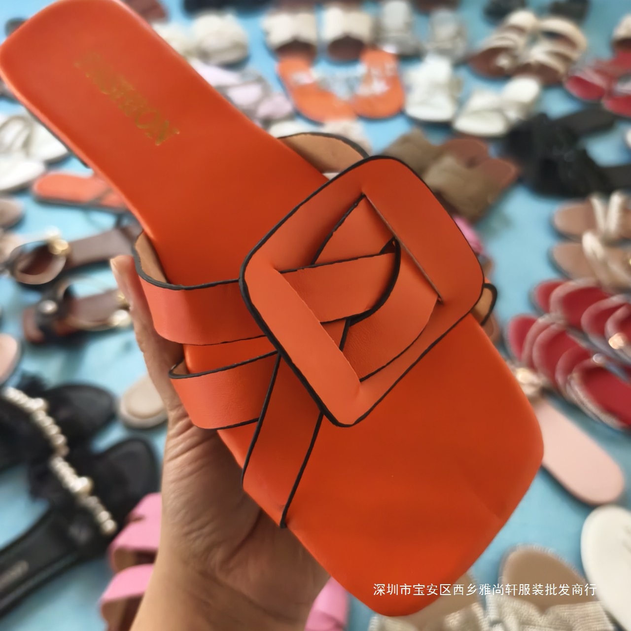 Zapatillas artesanas africanas nuevas zapatillas de fijación plana mezcla de colores misceláneos adultos sandalias en stock