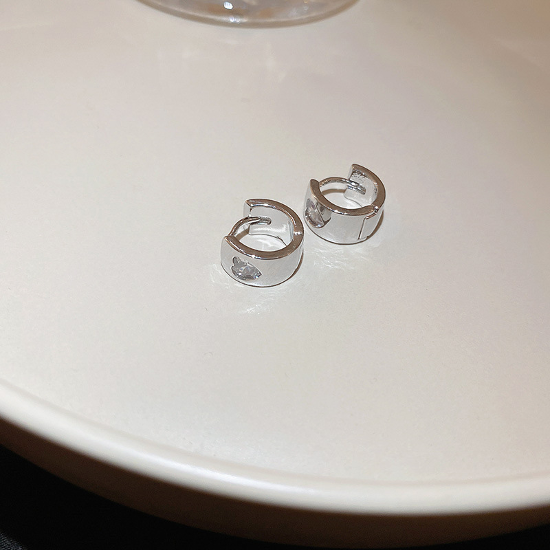 Wholesale Jewelry Retro C Shape Heart Shape Alloy Zircon Inlay Earrings display picture 3