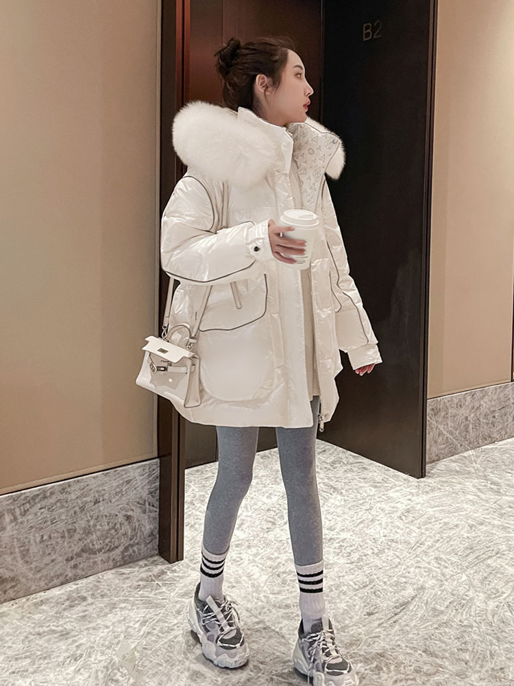 复制_2020年新款大毛领高端亮面羽绒服女中长.jpg