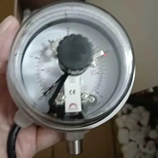 Тайваньский Электрический контактный жидкостный манометр Huashi SAFE EJ-M14 радиальный 0-4 кг3 дюйма 1 4pt