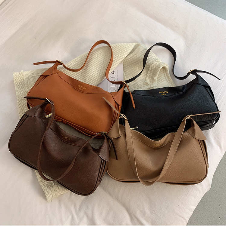 Women's Bag Trendy Autumn Winter Retro Simple Shoulder Bag Underarm Bag display picture 4