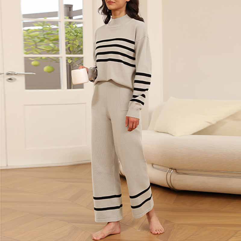 Strickset mit Kontraststreifen – Halb-Rollkragenpullover & Weite Hose (Oversized-Outfit)_voghion.com