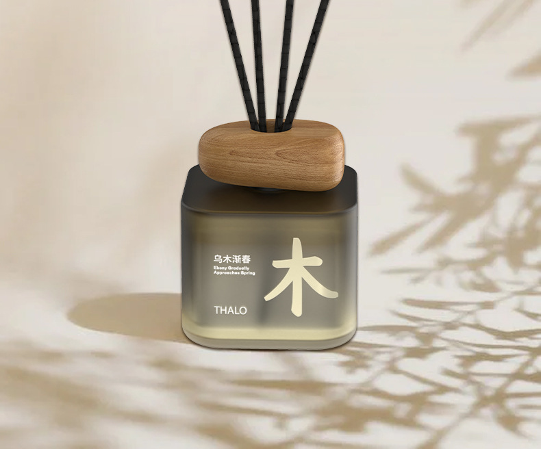 Car-mounted flameless aromatherapy diffuser with a high-end feel, long-lasting fragrance, home-use reed diffuser, toilet deodorizer, air freshener
